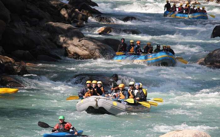 Adventurers-rafting-in-a-boat-in-a-river-in-Nepal-ss04082017